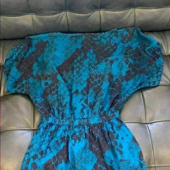 Express Blue and black scale dress with Pockets - Picture 7 of 8